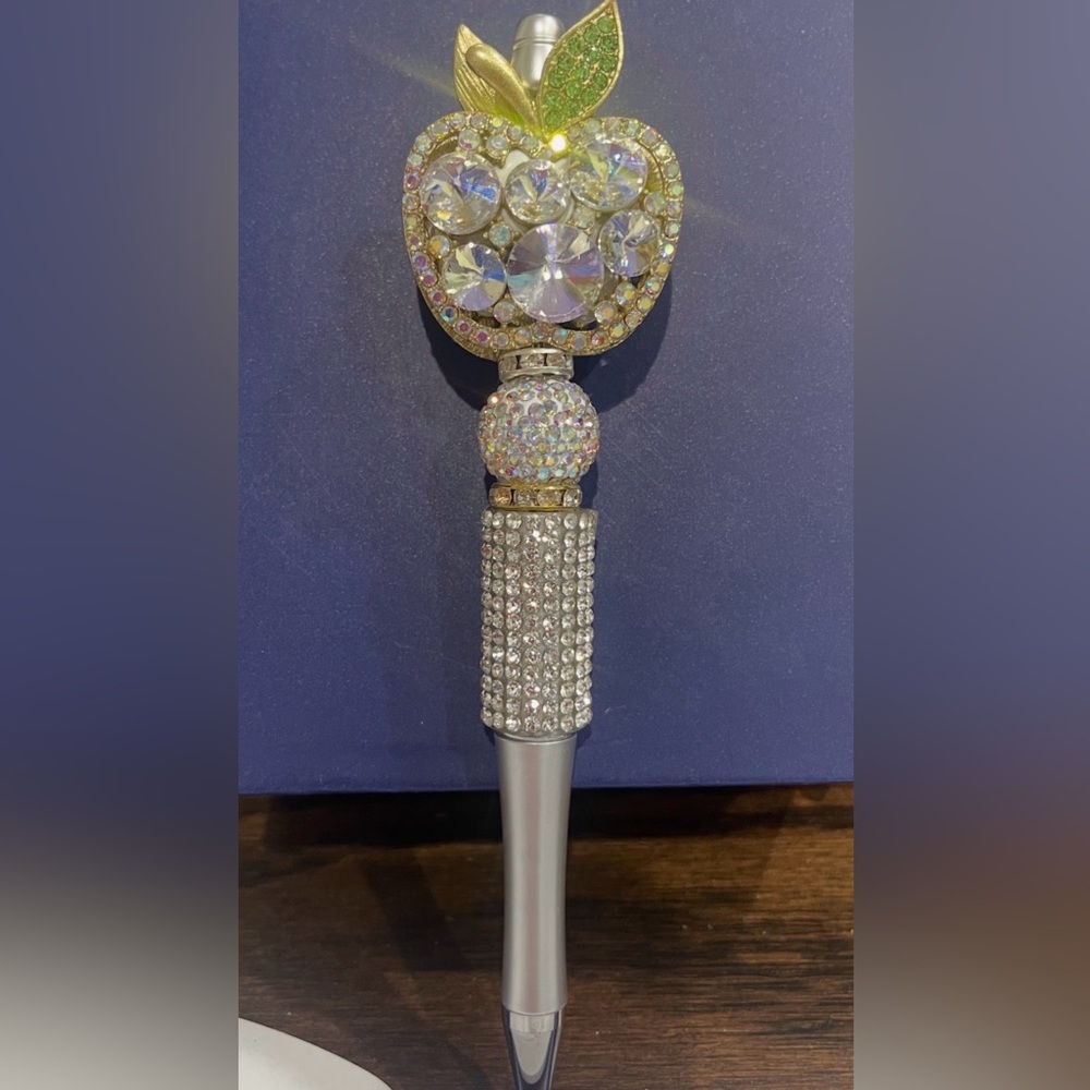 Apple Bling for the Best Teacher Ever!